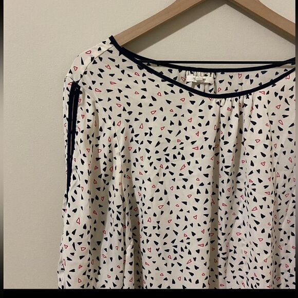 Maurice’s chiffon blouse with contrast trim and slit sleeves in heart print - Picture 3 of 8